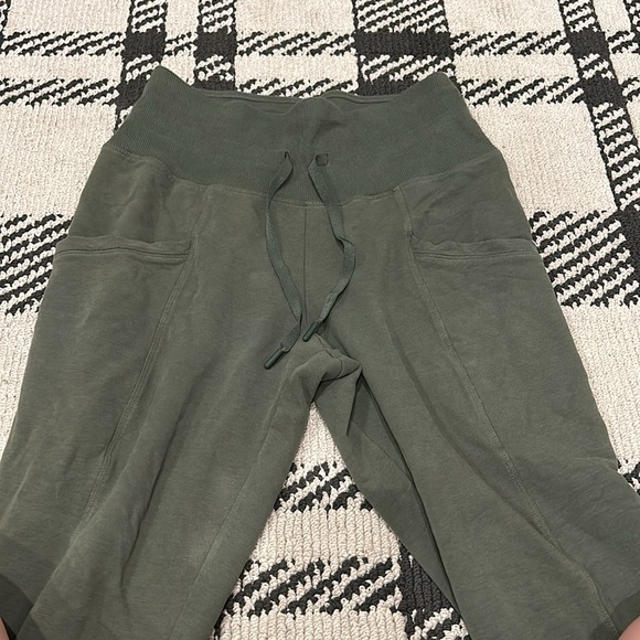 All In Motion Jogger - Picture 2 of 3